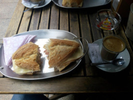Cafe Bonjour food