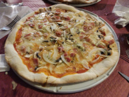Pizzeria, La Piedra food