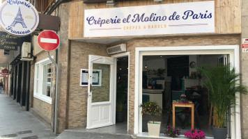 Creperie El Molino De Paris inside