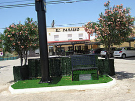 El Paraíso Restaurante outside