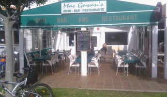 Mac Gowans Irish Pub inside