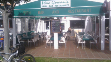 Mac Gowans Irish Pub inside