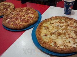 Domino's Pizza Actur food