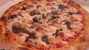 Bodeguita Pizzeria food