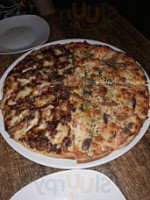 Belisa Pizzeria food