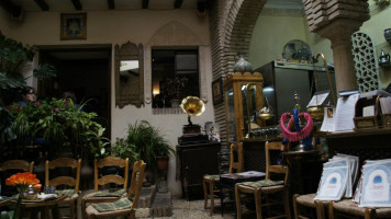 Salon De Te outside