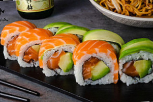 Izumi Sushi food