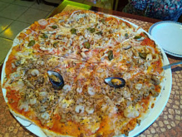 El Refugio Pizzeria food