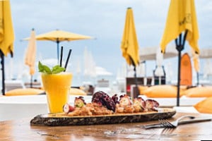 The Beach By Ushuaia food