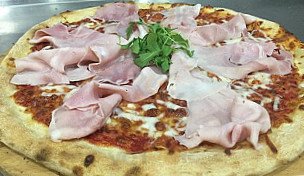 Pizzeria Hunetti food