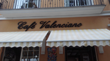 Cafe Valenciano outside