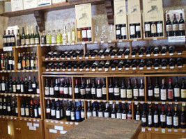 Enoteca Quesos, Jamones Y Vinos food