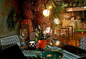 La Manuela Restaurante & Lounge inside