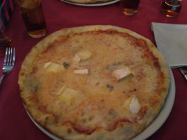 Pizzeria Torre Rossa food