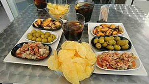 Cafeteria Queti food