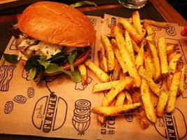 La Calle Burger Marbella food