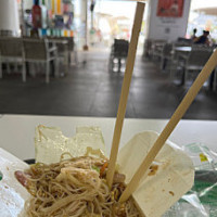 Noodle Box Sushi (cc Meridiano) inside