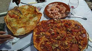 Pizzeria La Tabla food