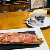 Pintamonas Café Vintage food