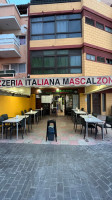 Pizzeria Mascalzone food