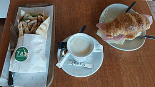 Café Té food