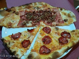 Pizzeria Fuoli food