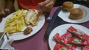 Las 4 Torres Del Atardecer food