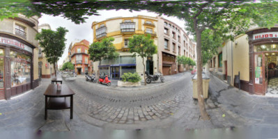 Bodega Morales Sevilla outside