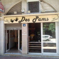 Dos Pams outside