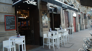 Sapore Restaurante Lounge Bar inside