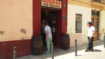 Bodega Masana food