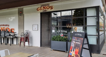 Ginos La Garena Plaza inside