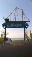 El Galeon outside