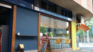 Cafeteria Parraga outside