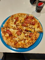 Domino's Pizza Av. De Castello food