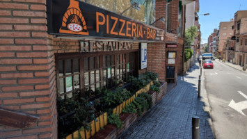 Pizzeria Catania outside