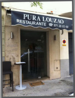 Pura Louzao outside