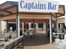 The Captain's Table inside