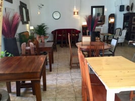 Iguana Bar Restaurant inside