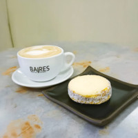 Baires Coffee Drinks outside