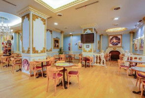 La Italiana Cafe inside