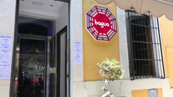 Bagua-lounge outside