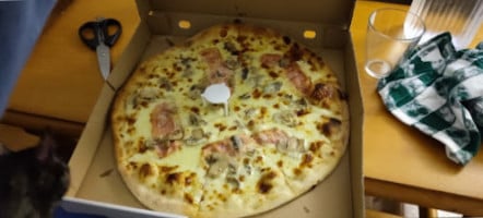 Pizza Ona food