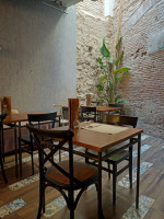 Omnia Cafe inside