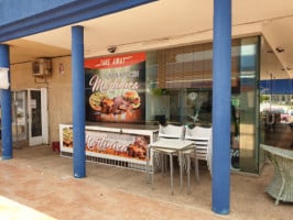 Pizzeria Asador De Pollos La Martinica inside