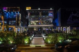 كارلوس كافيه outside