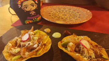 La Cantina Azteca food