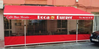 Bocaburger outside