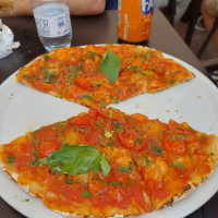 22.2 Gradi Pizza Al Taglio food