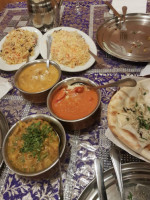 Hola India food